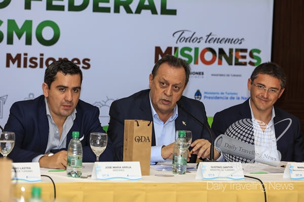 -Gustavo Santos y autoridades en  140 Asamblea del Consejo Federal de Turismo - Iguaz-