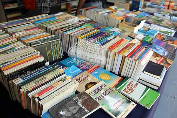 -Feria del libro en Rio Colorado, Rio Negro, Patagonia Argentina-