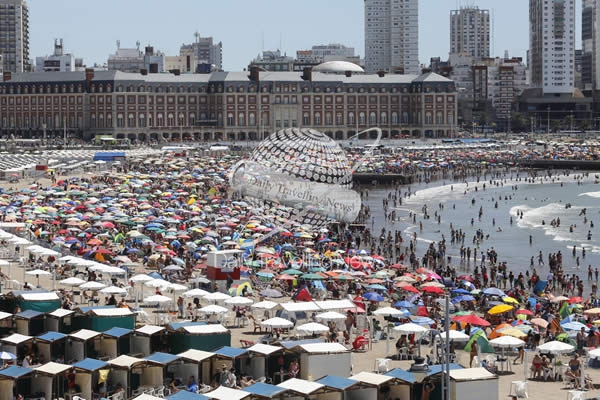 -Mar del Plata: Ms de 730.000 turistas en la primera quincena de febrero-