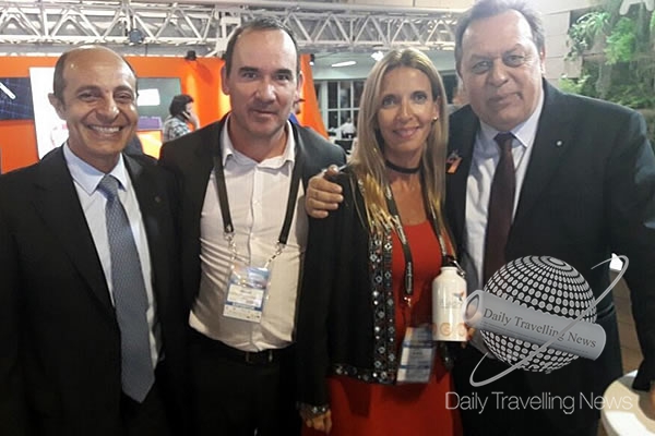 -Gustavo Santos junto a Mariela Blanco, Hernn Muller y Aldo Elas-