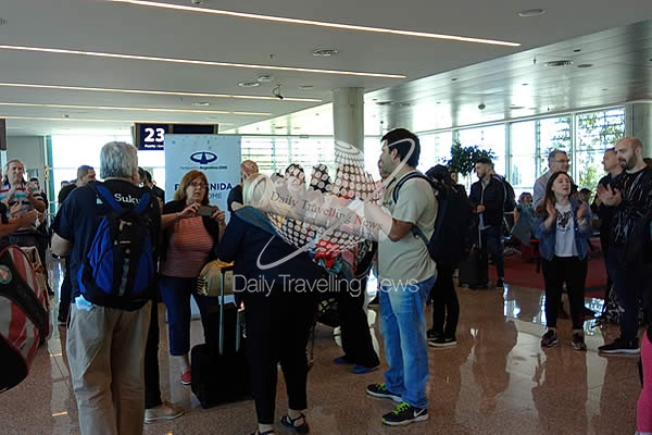 -Pasajeros con vuelos de Aerolneas Argentiinas cancelados por medidas de fuerza gremial-