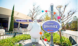 Tokyo Disneyland Park abre oficialmente a los visitantes por primera vez
