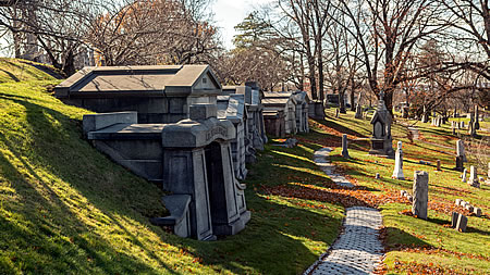 2020-10-16-NYC-Halloween-Greenwood-Cemetery-photo-Tagger-Yancey-IV