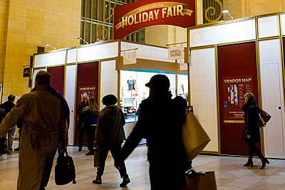 2020-11-17-New-York-Grand-Central-Holiday-Markets-Bryant-Park-Holiday-Shops-02-photo-Brittany-Petronella
