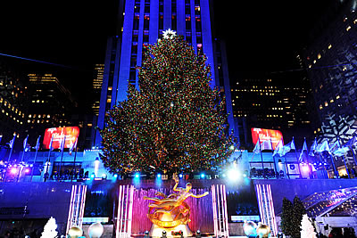 2020-11-17-New-York-Rockefeller-Tree-Lighting-01-photo-Diane-Bondareff-and-AP-Images-for-Tishman-Speyer