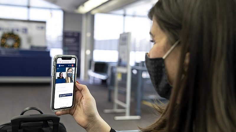 United lanza servicio al cliente virtual bajo demanda en el aeropuerto