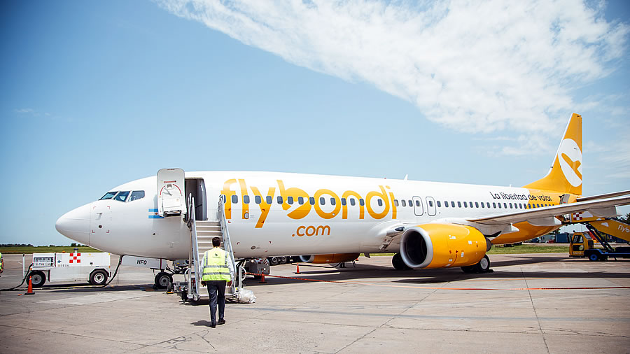 Flybondi cumplió tres años y más de 2.7 millones de pasajeros ya disfrutaron la libertad de volar