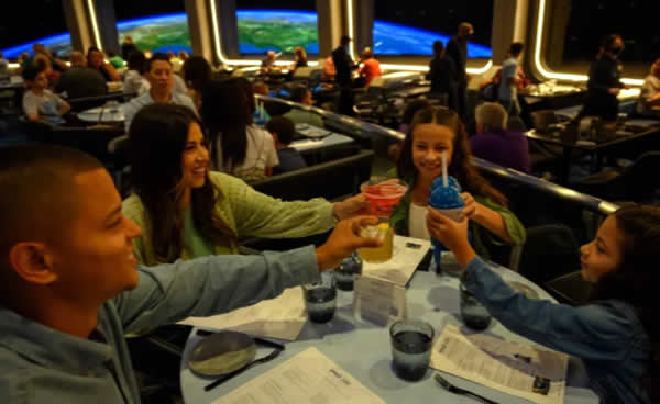 Reabre sus puertas el restaurante Space 220 en EPCOT en Walt Disney World Resort