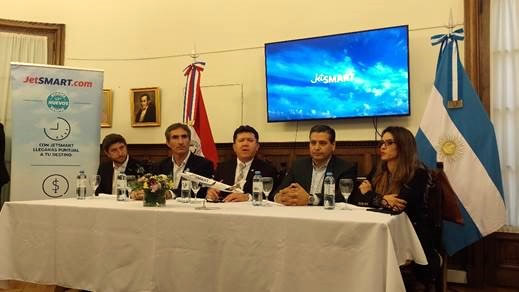JetSMART suma su tercer ruta internacional desde Argentina y llega a Paraguay