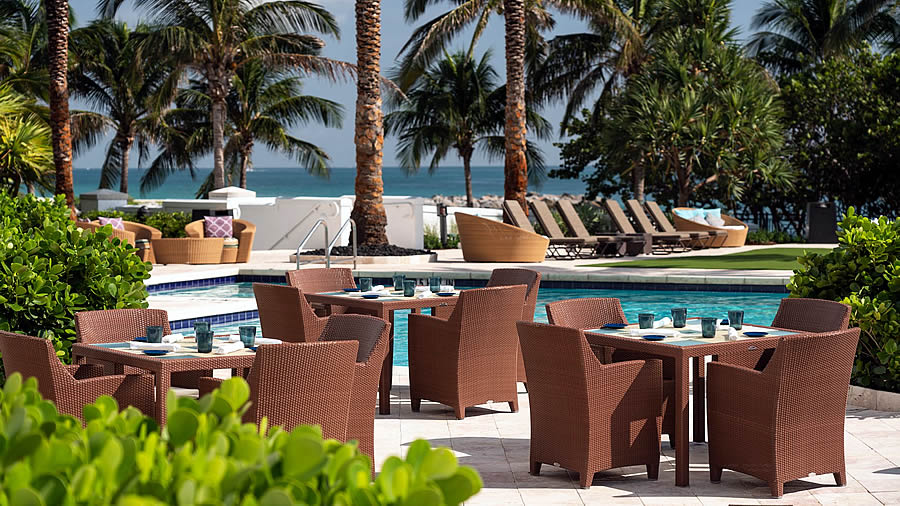 The Ritz-Carlton Bal Harbour, un oasis de lujo y tranquilidad sobre la playa de Bal Harbour