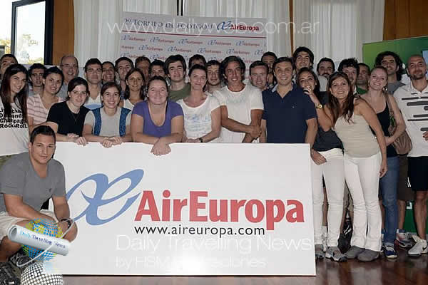 -Agentes de viajes en un torneo de Foogolf organizado por Air Europa-