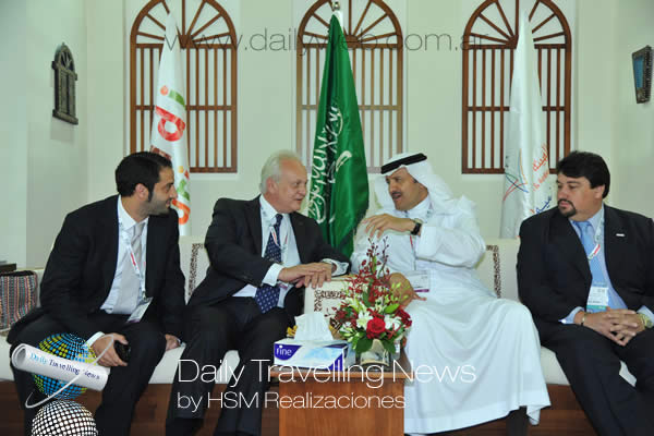 -Aguilera en reunión con el ministro de Turismo del Reino de Arabia Saudita.-
