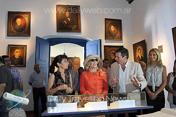 -Mirta Legrand en Tucumn visitando la Casa Histrica-