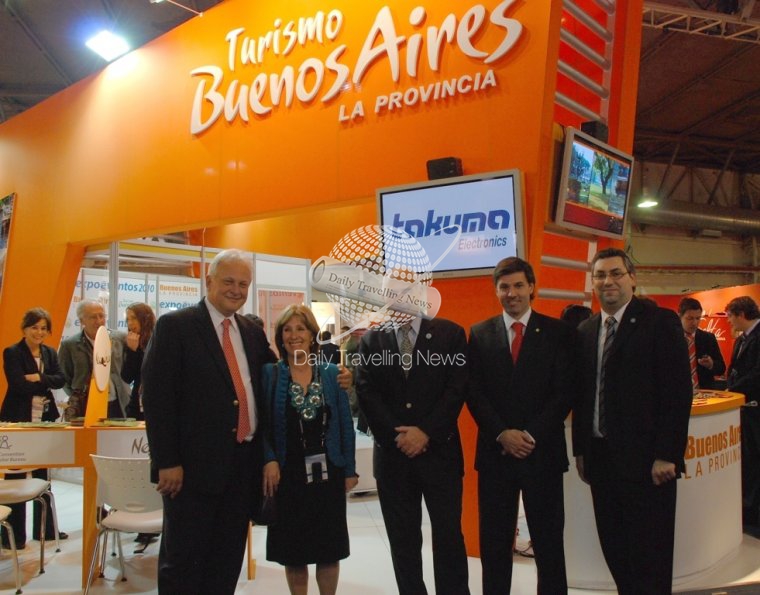 -Ignacio Crotto, Daniel Aguilera y autoridades  -Pcia de Buenos Aires. Expoeventos 2015-