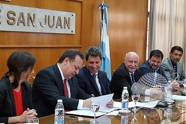 -Gustavo Santos y Sergio Uñac firma acuerdo para mejoras en provincia de San Juan-