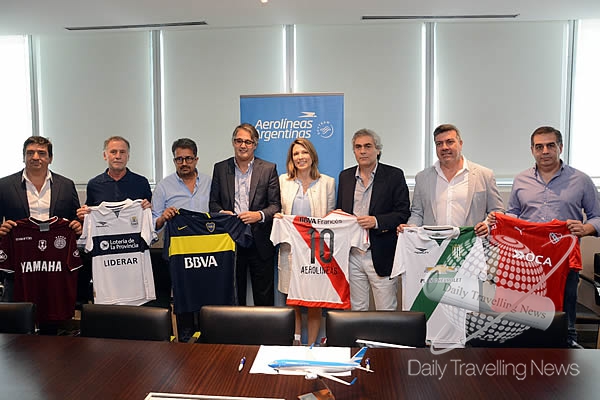 -Isela Costantini CEO de Aerolíneas y representantes de clubes de fútbol -