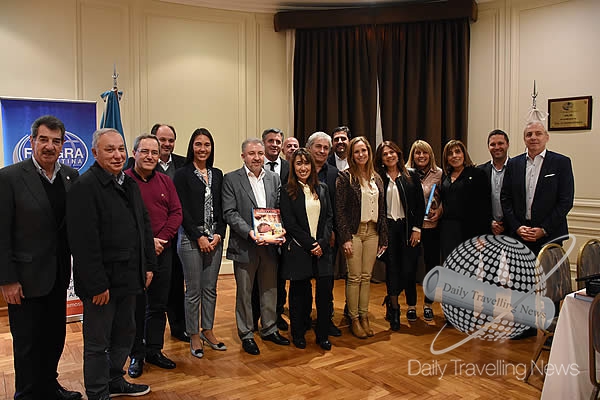 -Reunion Diputados Comisión Turismo con autoridades FEHGRA-