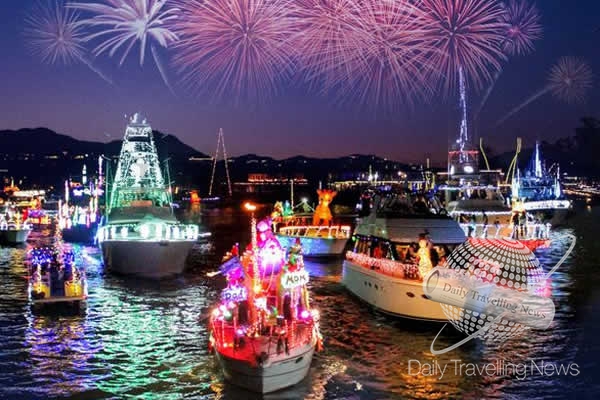 -Newport Beach Christmas Boat Parade-