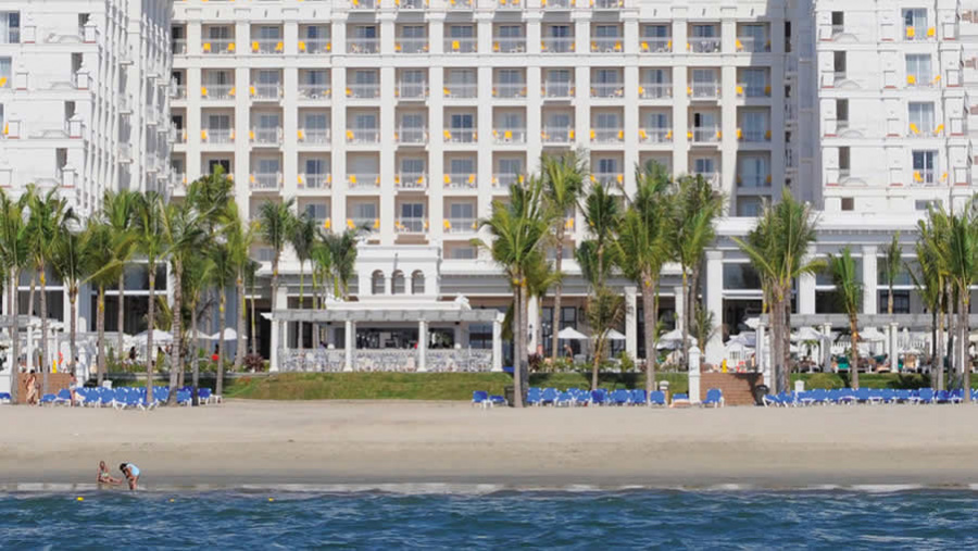 -Riu Hotels & Resorts-