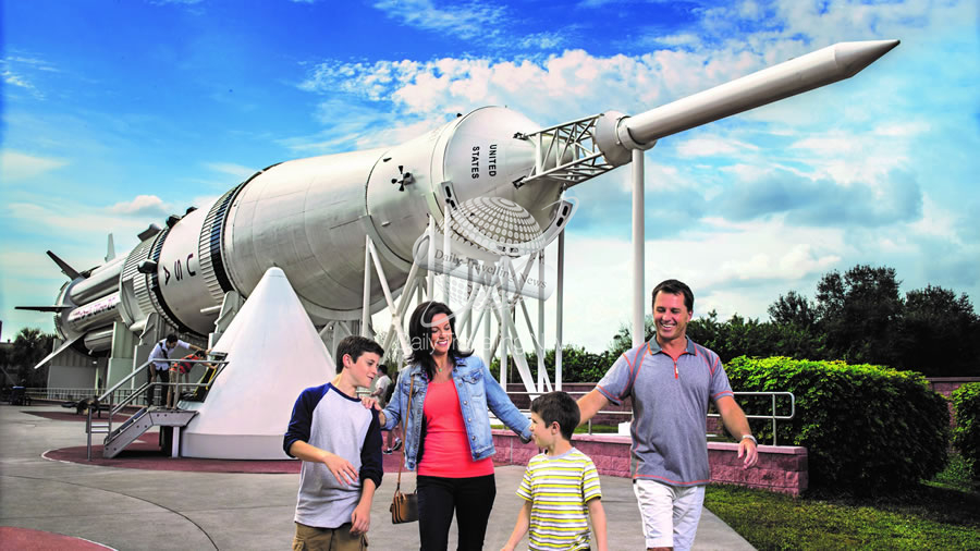 -El Kennedy Space Center Visitor Complex amplió el número de atracciones abiertas-