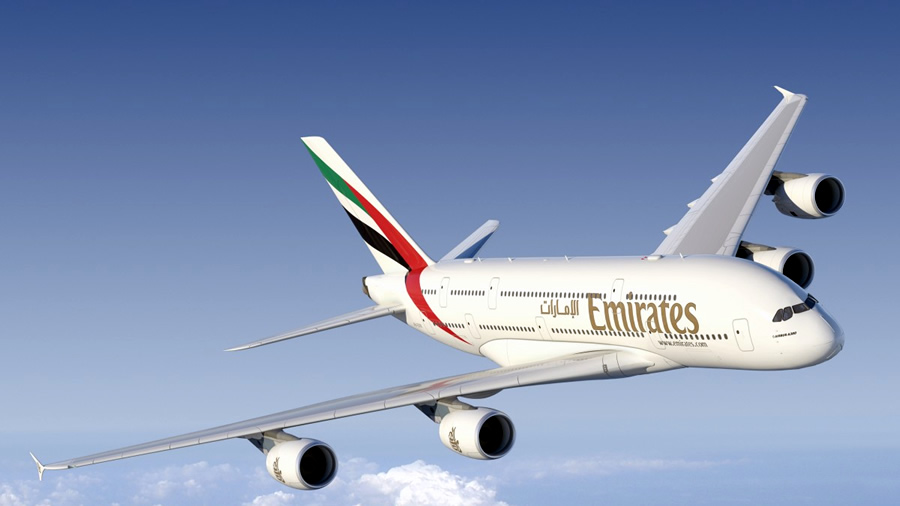 -El A380 insignia de Emirates regresa a Moscú-