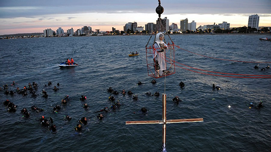 -Via Crucis Submarino - Puerto Madryn- Semana Santa-