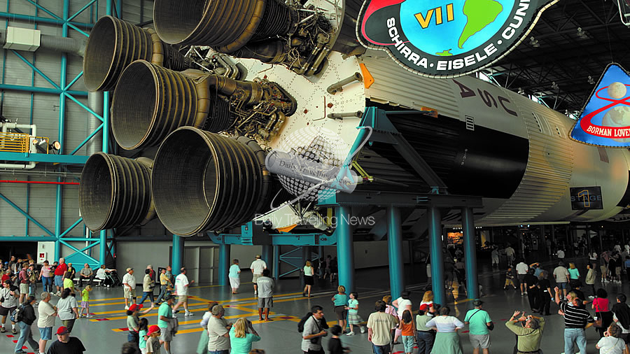 -El Kennedy Space Center Visitor Complex reabre el Centro Apollo / Saturno V-