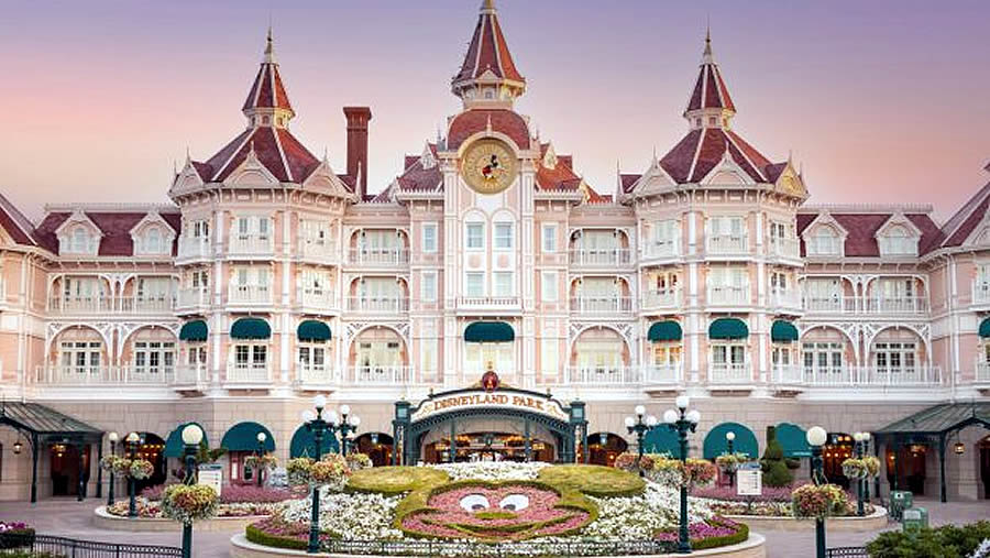 -Disneyland Hotel-