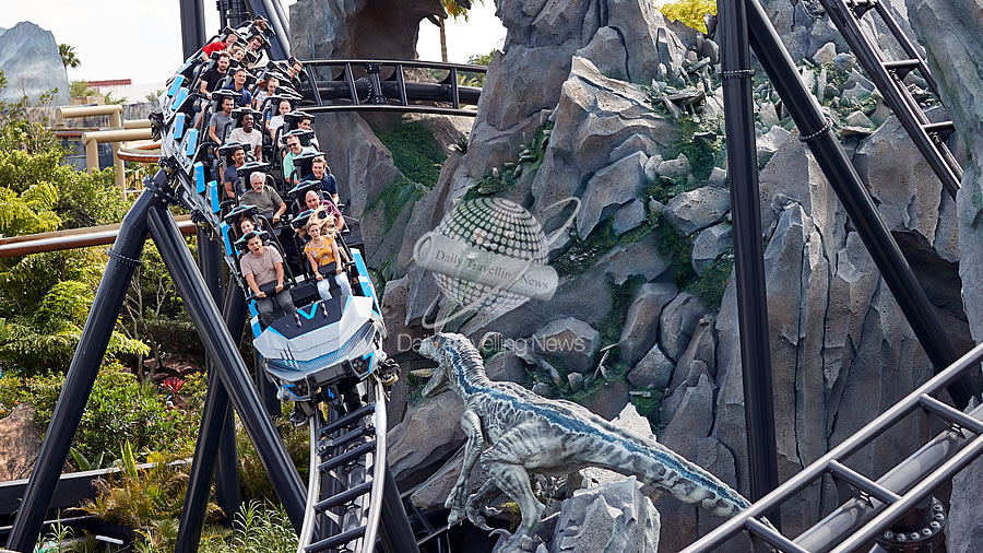 -Jurassic World VelociCoaster abre en Universal Orlando Resort-