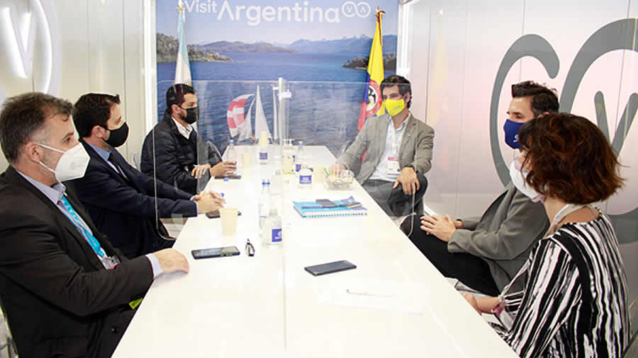 -Proyectan con la low cost Viva Air potenciar el turismo entre Argentina y Colombia-