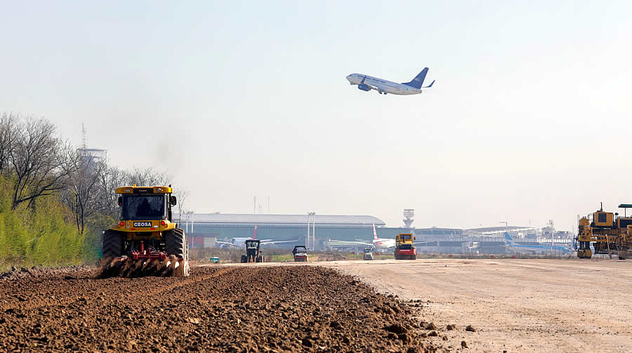 -Construyen nueva calle de rodaje en el Aeropuerto Internacional de Ezeiza-