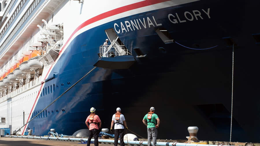 -Carnival Cruise Line ofrece el Carnival Glory colaborando con los socorristas en New Orleans -
