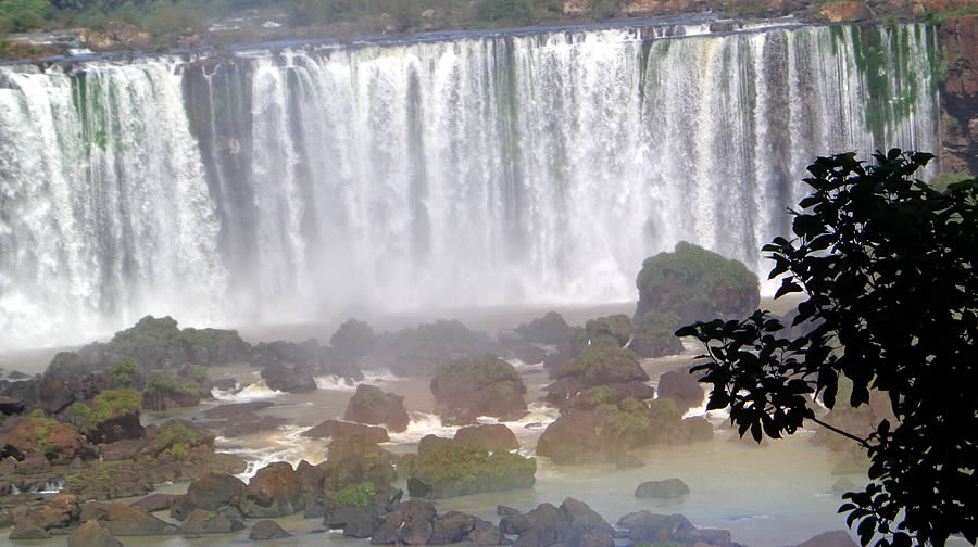 -Acuerdan la reapertura de un paso fronterizo seguro entre Puerto Iguazú y Foz de Iguazú-