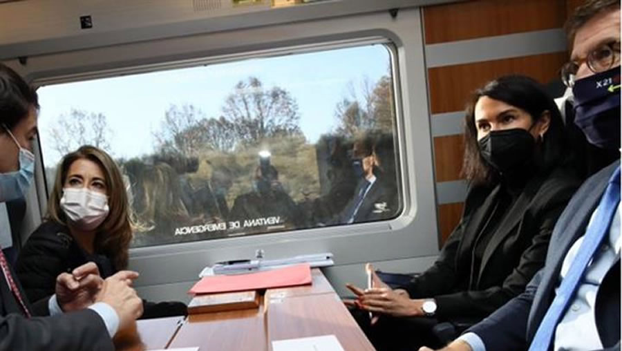 -El tren de alta velocidad LAV Madrid-Galicia comienza a operar el 21 de diciembre-