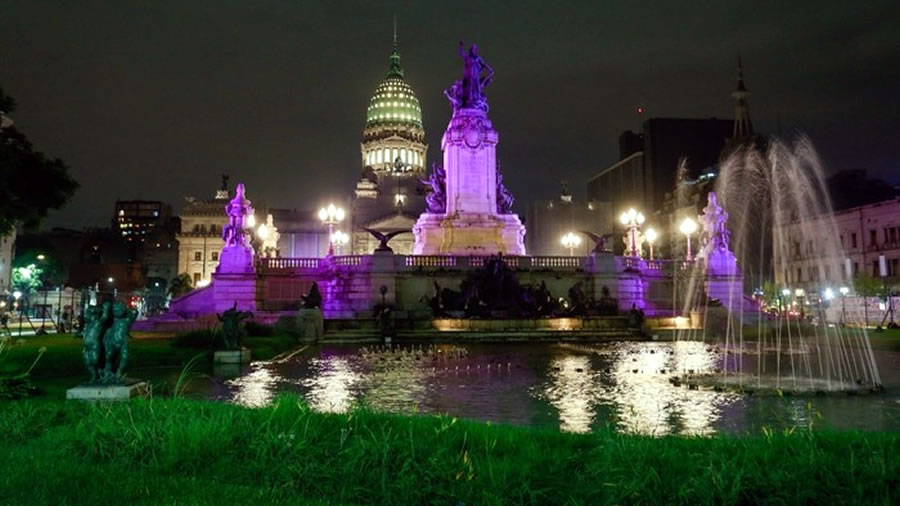 -Monumentos iluminados en la Ciudad de Buenos Aires por el Mes de la Mujer-
