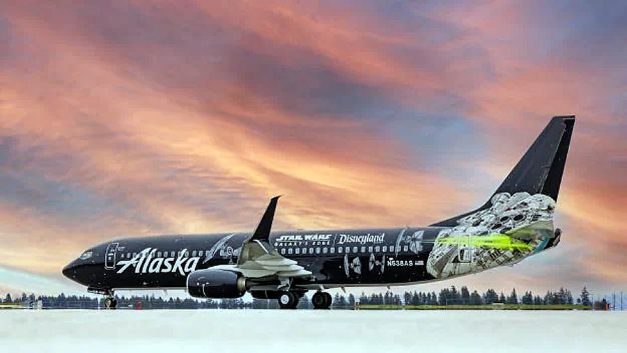 -Alaska Airlines estrenó su avión temático de Star Wars: Galaxy Edge en Disneyland Resort-