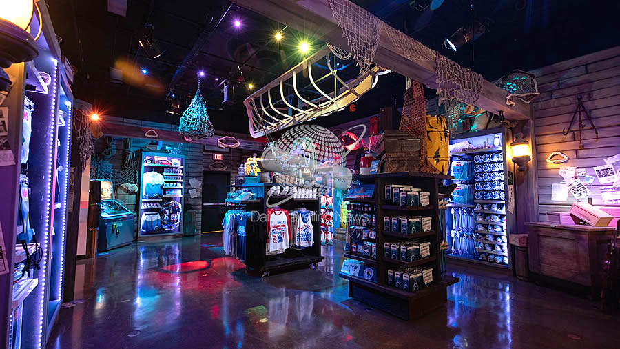 -Universal Orlando lanza una tienda en honor a películas clásicas como Tiburón, E.T. y Regreso al Fut-