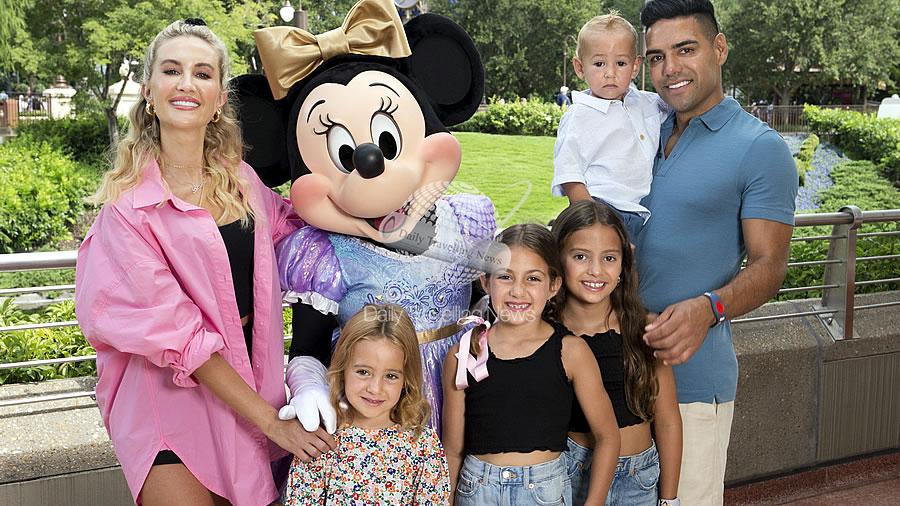-Radamel Falcao y su familia disfrutan de La Celebracin ms Mgica del Mundo en Walt Disney World-