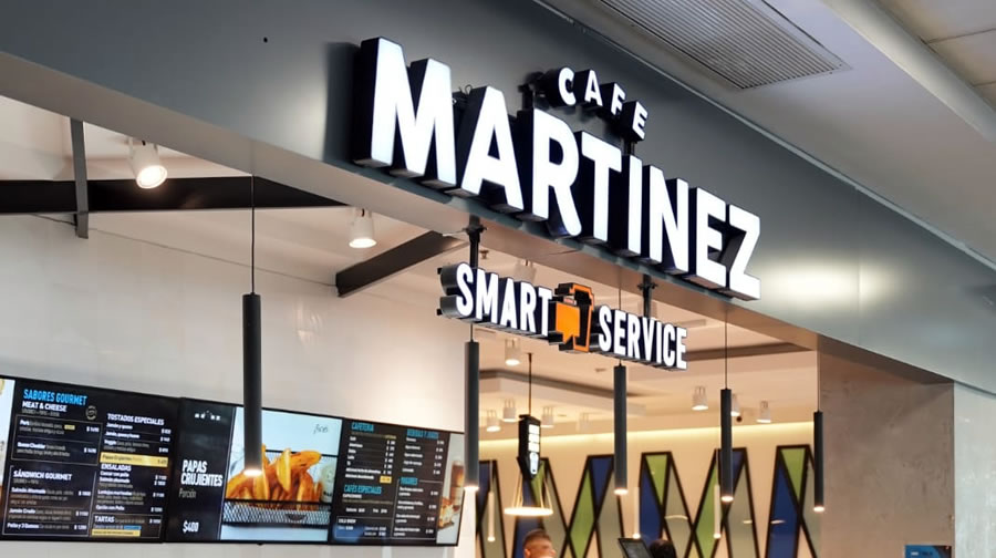 -Aeropuertos Argentina 2000 presenta el arribo de Caf Martnez a Aeroparque-