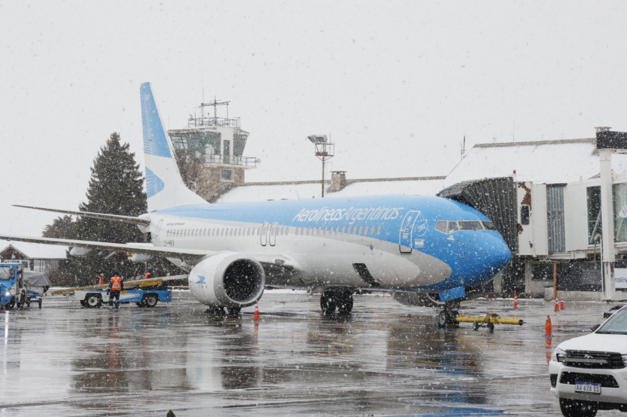 -Bariloche recibió el primer vuelo de Aerolíneas Argentinas proveniente de San Pablo-