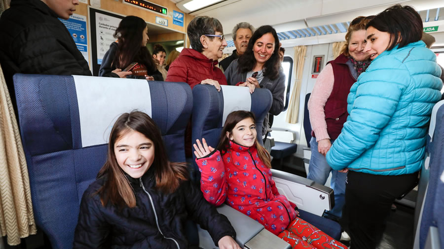 -Intenso movimiento turístico en trenes y aviones durante las vacaciones de invierno-