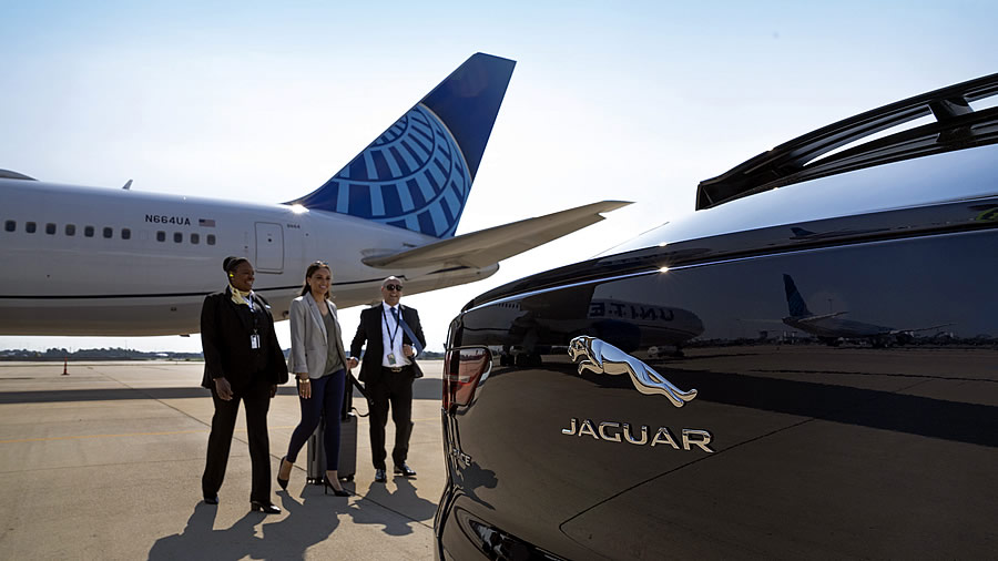 -United y Jaguar lanzan el primer servicio de traslado de aeropuerto de puerta a puerta completamente-