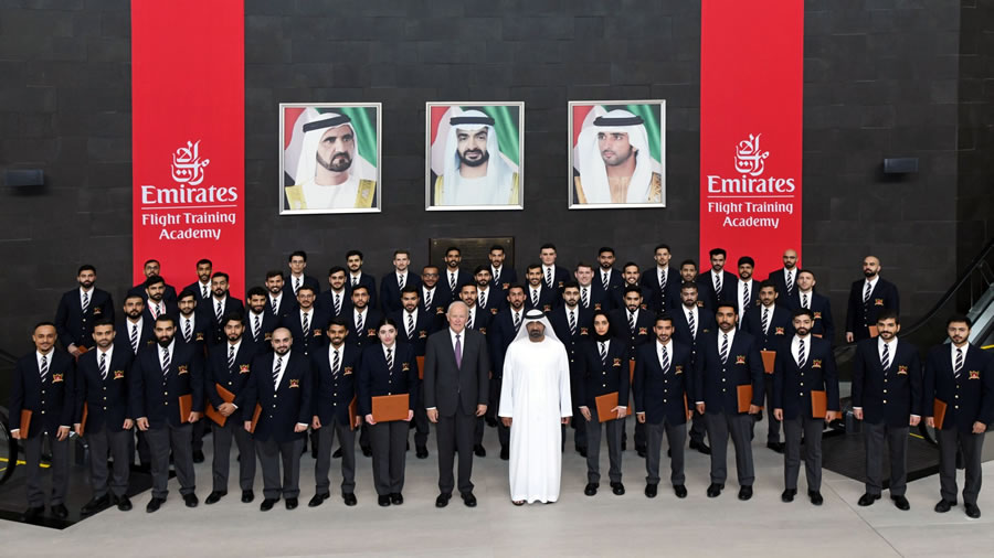 -Emirates Flight Training Academy incorpora 53 nuevos pilotos a la industria de la aviación-