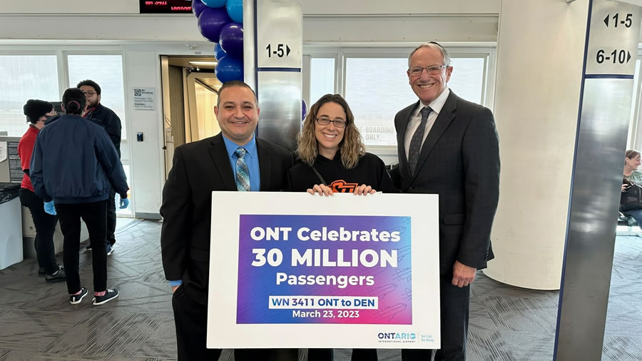 -El Aeropuerto Internacional de Ontario da la bienvenida al pasajero número 30 millones-