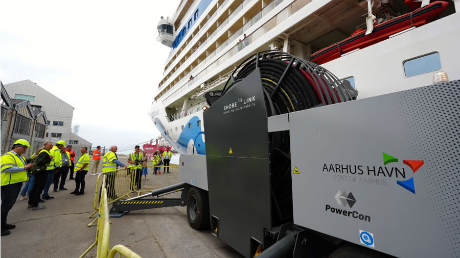 -Aida Cruises celebra la apertura en Dinamarca la primera instalacin de energa en tierra-