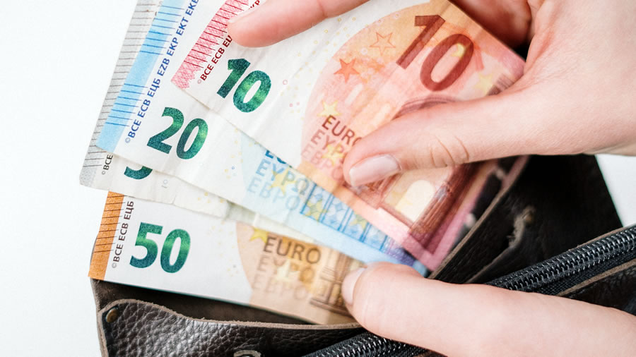 -Nuevas propuestas para apoyar el uso de efectivo y sobre un marco para un euro digital-