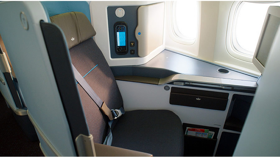 -KLM presenta nuevos asientos de World Business Class a bordo de la flota B777-