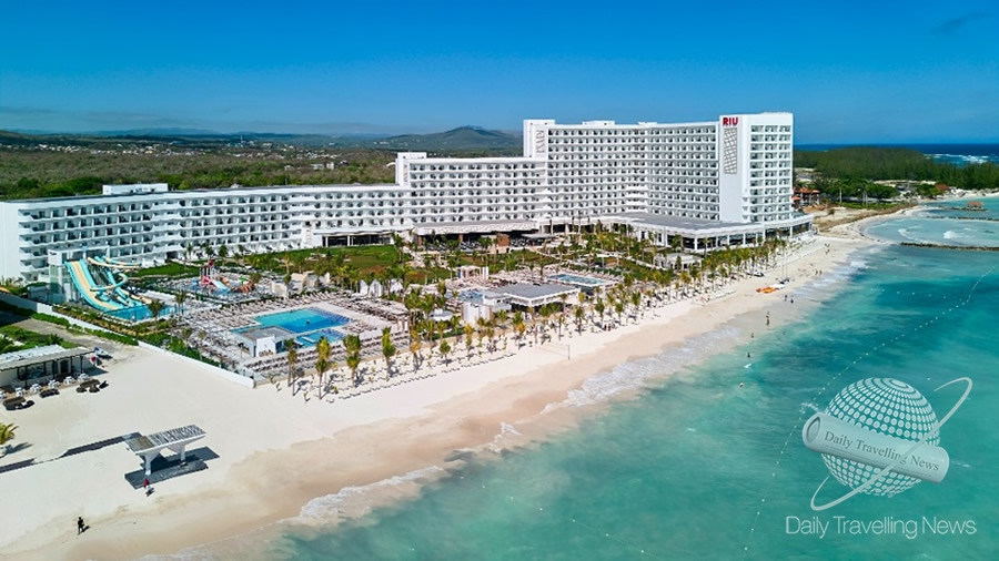 - Riu Palace Aquarelle -