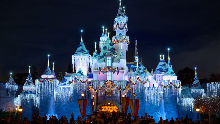 -Las Fiestas en el Disneyland Resort regresan con tradiciones cl�sicas y festivales favoritos -