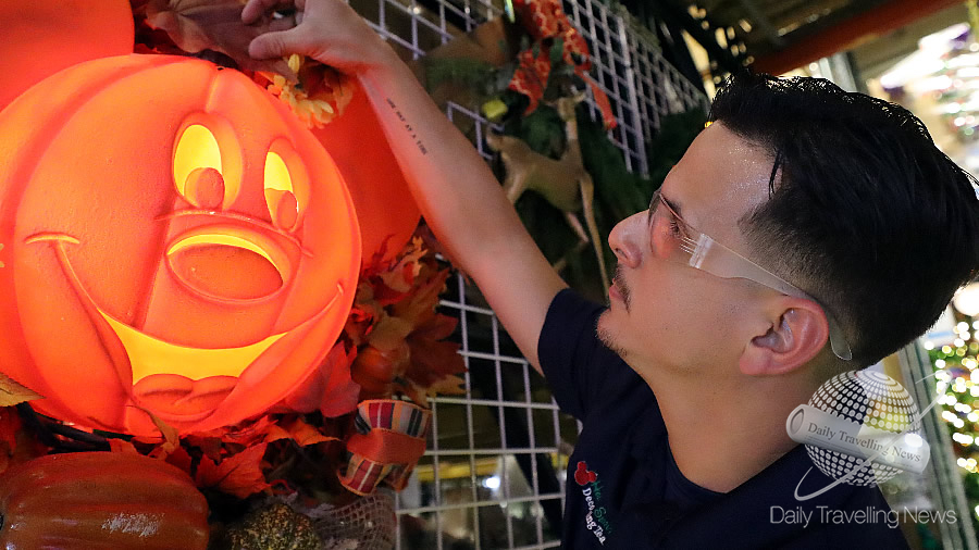 -C�mo los empleados crean la magia de Halloween en Walt Disney World-